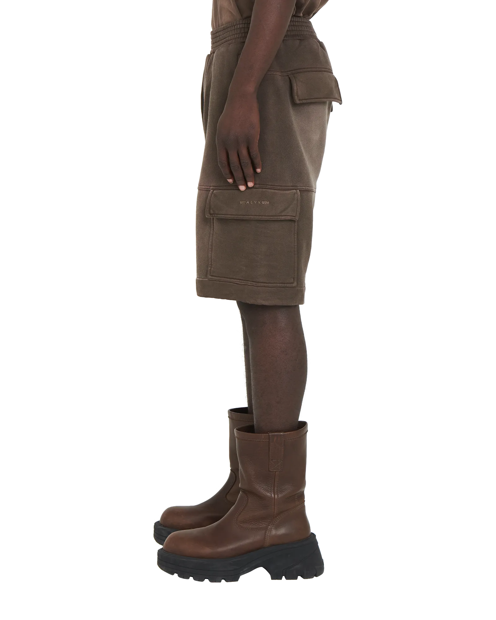 BROWN GARMENT DYE CARGO SHORTS