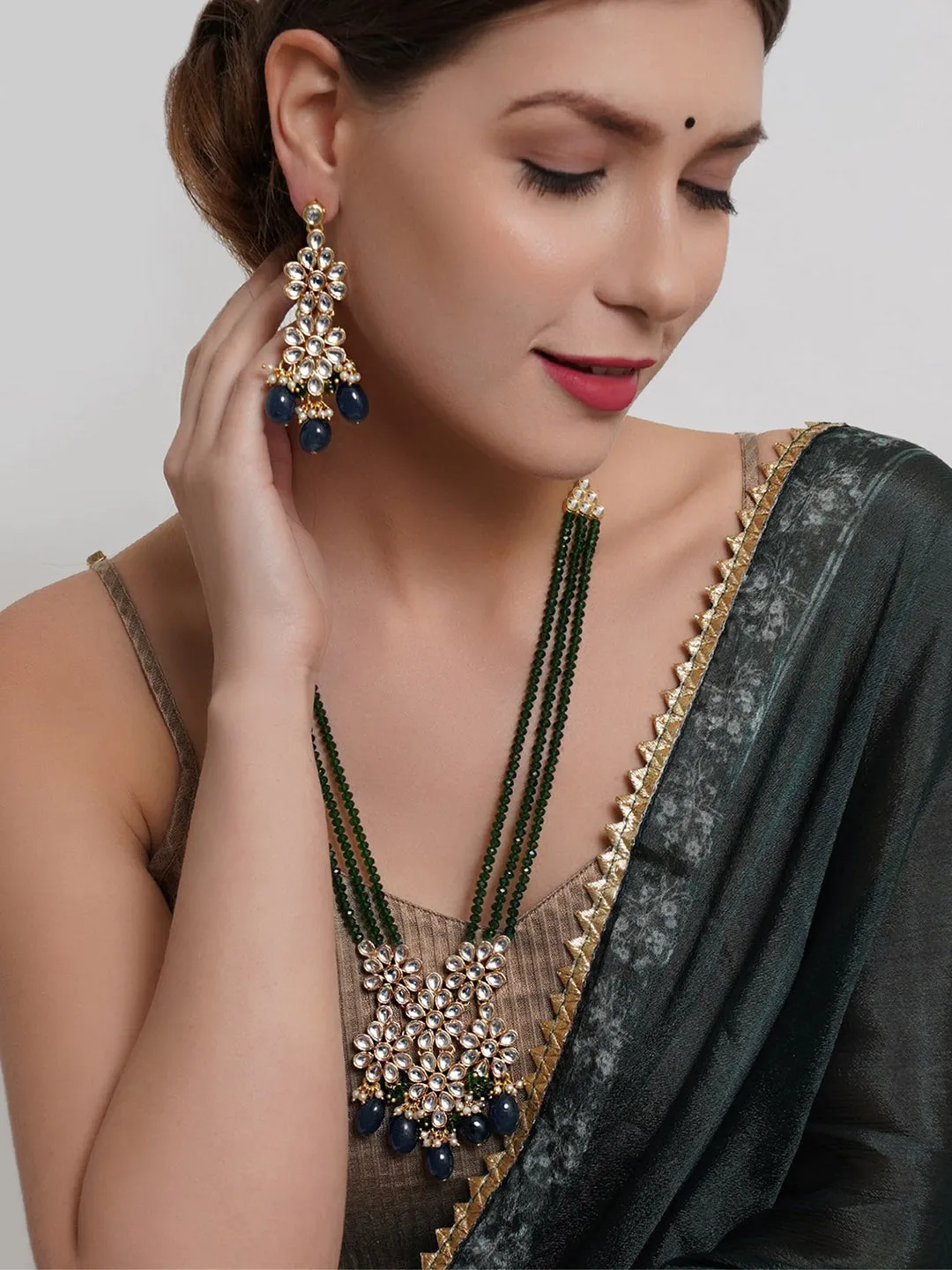 Gold-Plated White Kundan-Studded Beaded Jewellery Set
