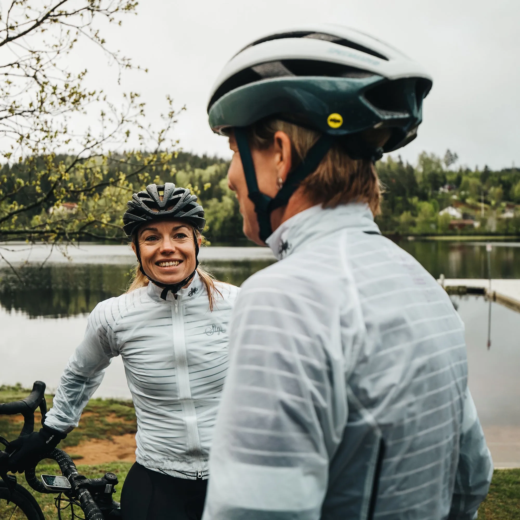 Nckrosleden Women's Translucent Ultra-Lightweight Cycling Wind/Rain Jacket