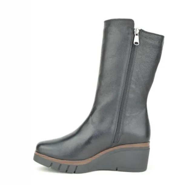 Paula Urban 10 1138 Texas Black