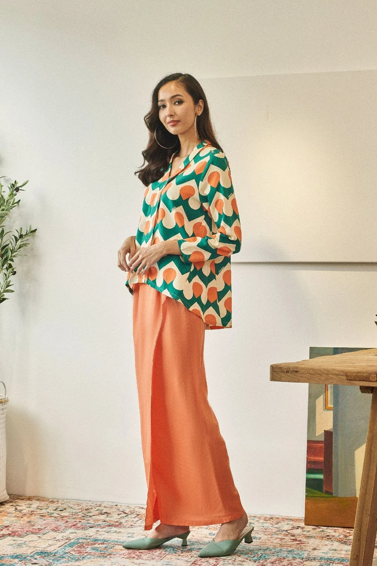 Rasa Sayang Women Scallop Skirt - Salmon