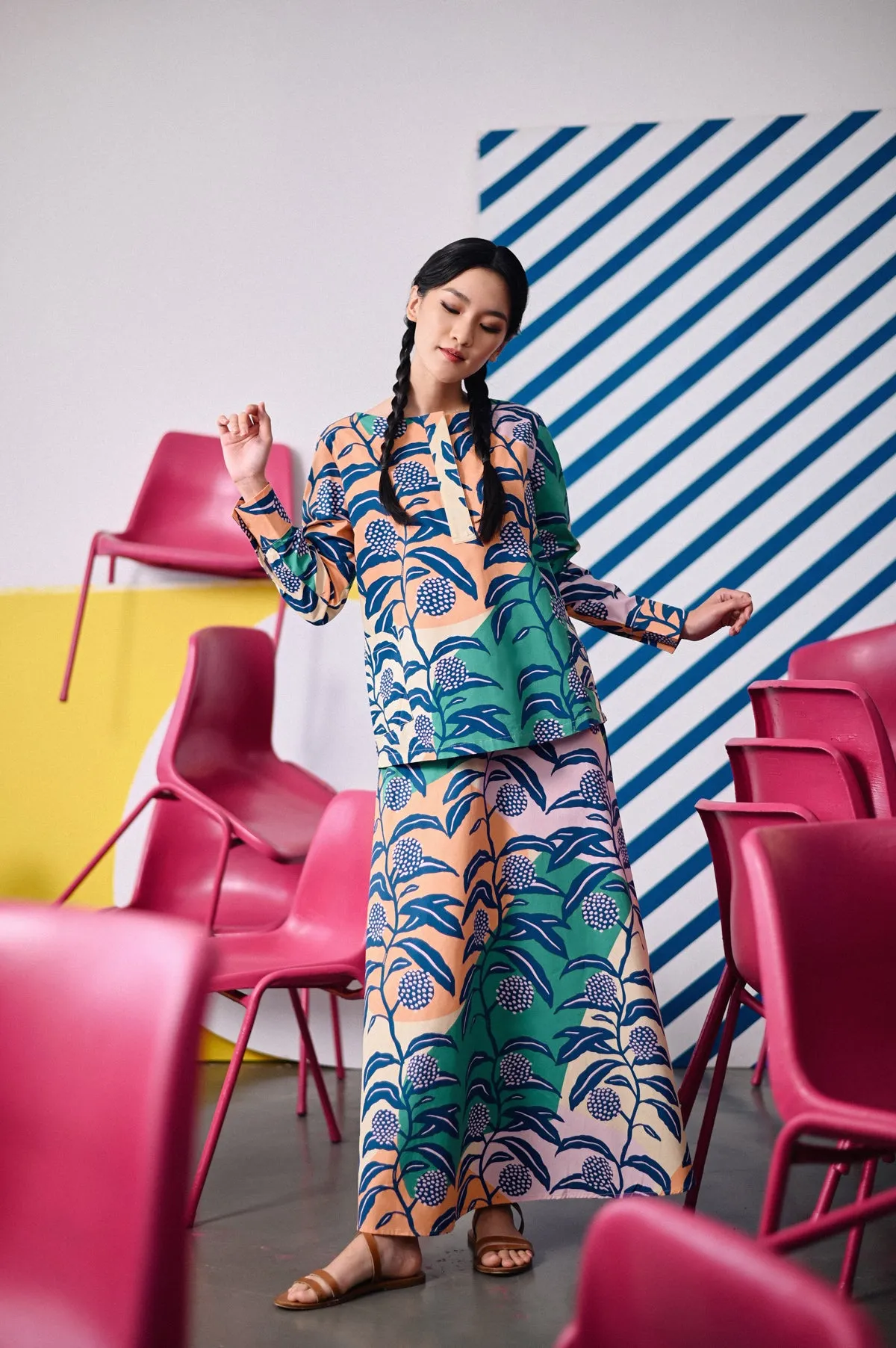 The Dulu Kita Women Flare Skirt - Dandelions